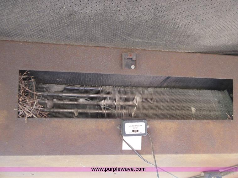 image for item I1918 1974 Massey-Ferguson 1105 tractor