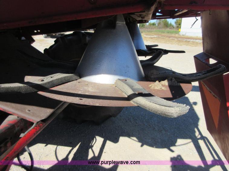 image for item I1920 1982 International 1460 RWA combine