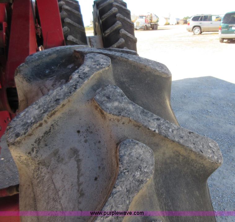 image for item I1920 1982 International 1460 RWA combine