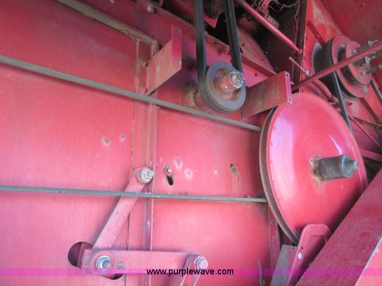 image for item I1920 1982 International 1460 RWA combine