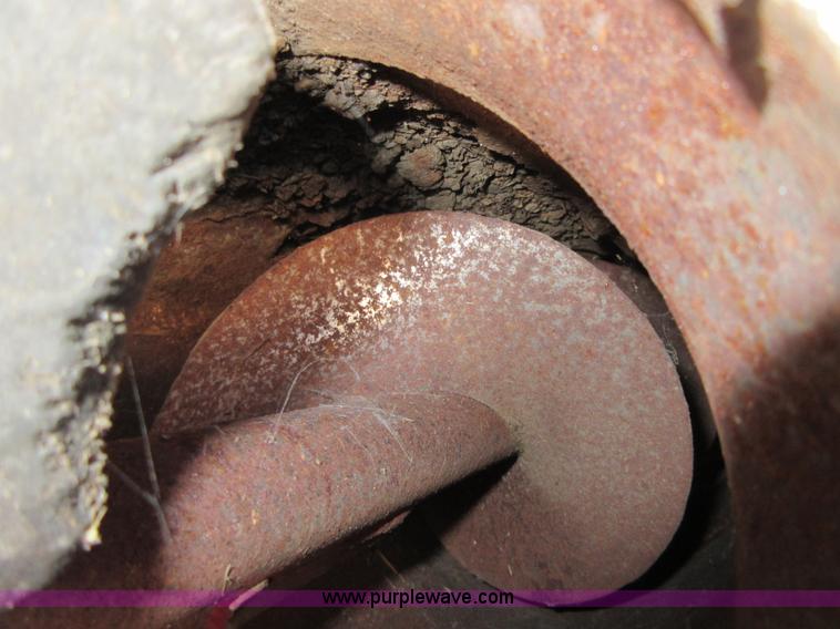 image for item I1920 1982 International 1460 RWA combine