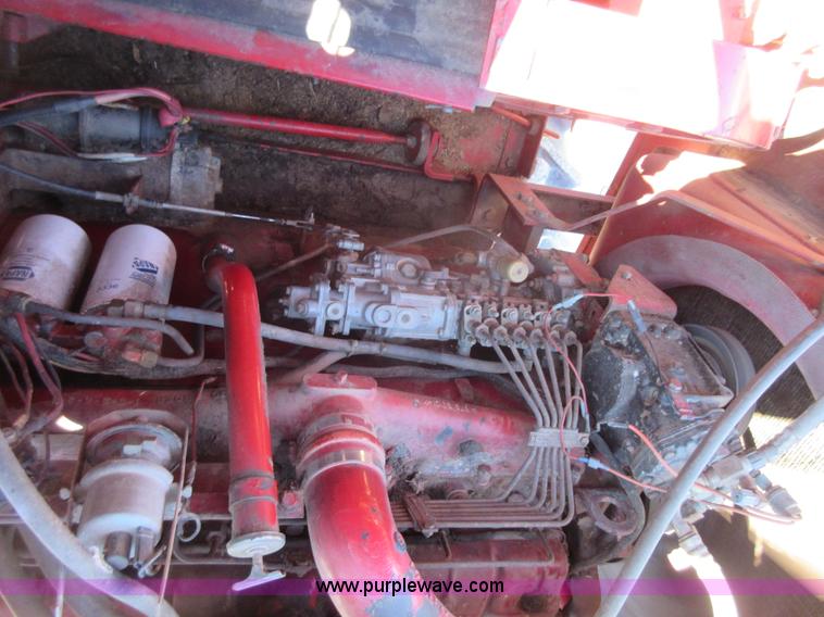 image for item I1920 1982 International 1460 RWA combine