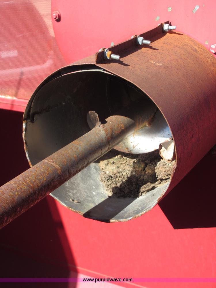 image for item I1920 1982 International 1460 RWA combine