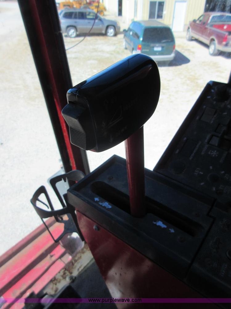 image for item I1920 1982 International 1460 RWA combine