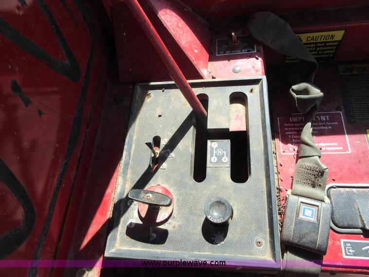 image for item I1920 1982 International 1460 RWA combine