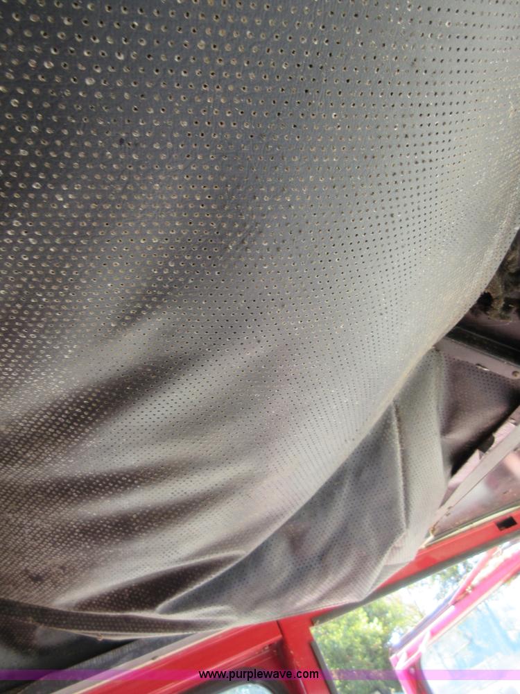 image for item I1920 1982 International 1460 RWA combine