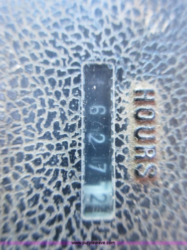 image for item I1920 1982 International 1460 RWA combine