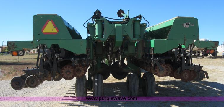 image for item I1921 Great Plains Solid Stand 3010NT grain drill