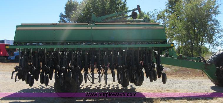 image for item I1921 Great Plains Solid Stand 3010NT grain drill