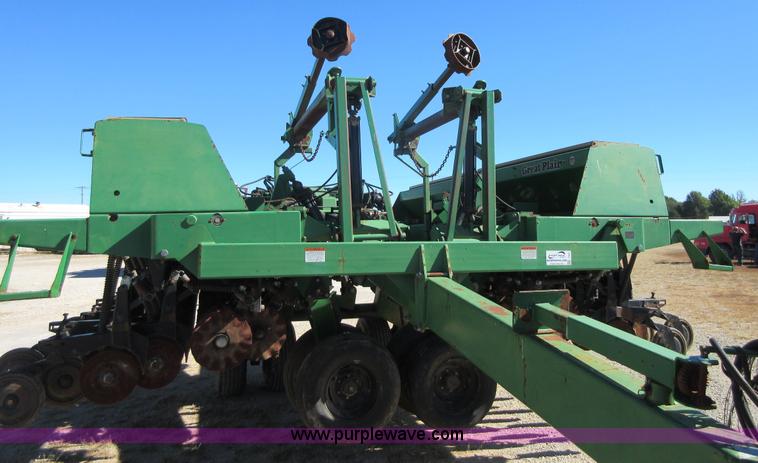 image for item I1921 Great Plains Solid Stand 3010NT grain drill