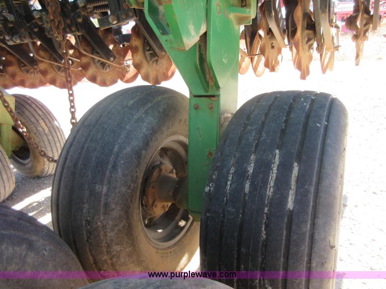 image for item I1921 Great Plains Solid Stand 3010NT grain drill