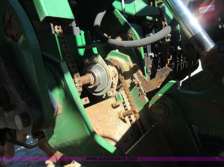 image for item I1921 Great Plains Solid Stand 3010NT grain drill