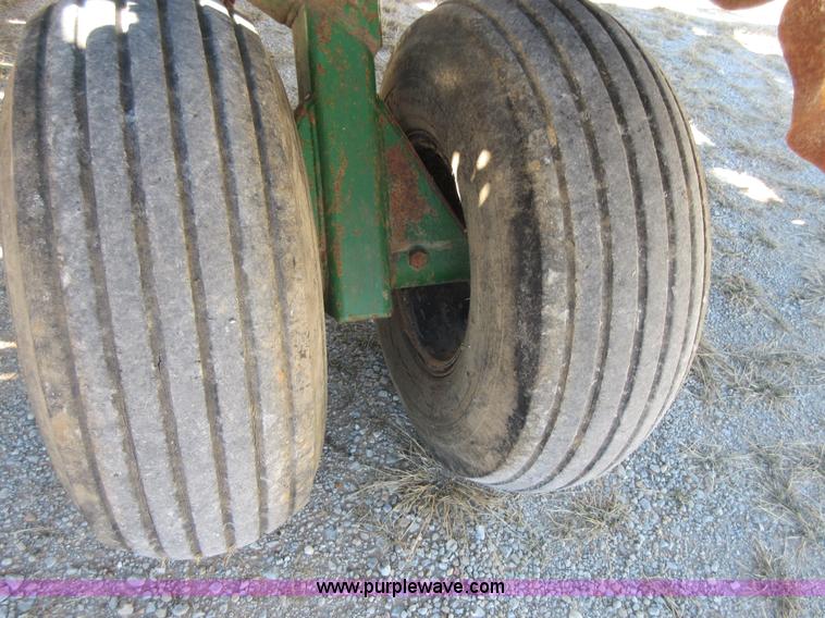 image for item I1921 Great Plains Solid Stand 3010NT grain drill