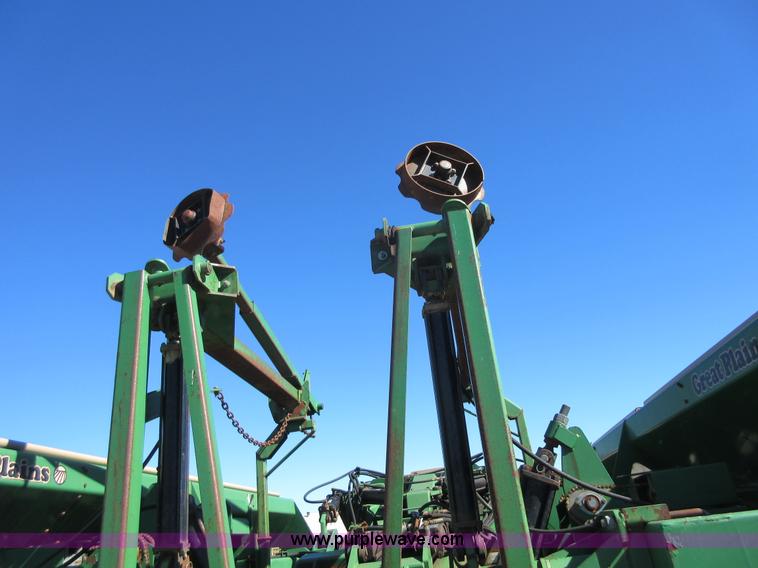 image for item I1921 Great Plains Solid Stand 3010NT grain drill