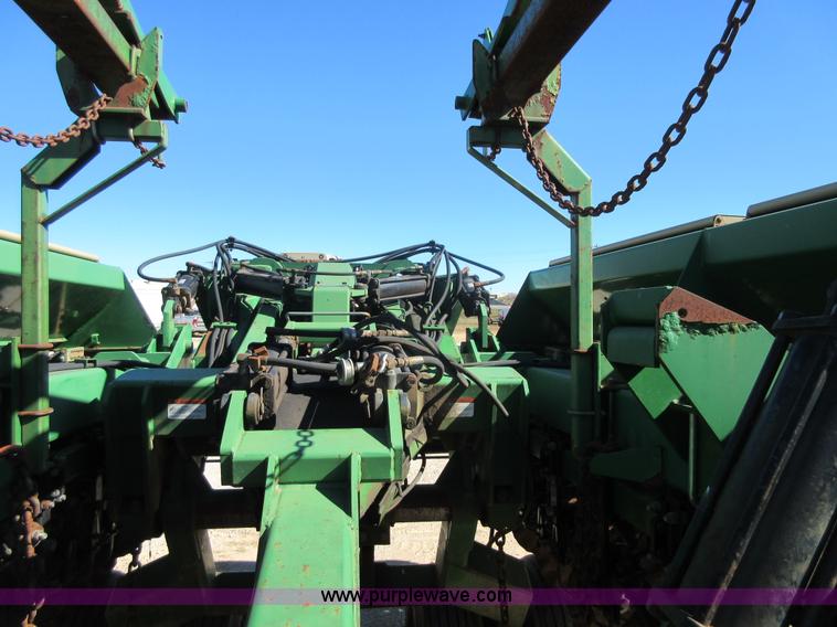 image for item I1921 Great Plains Solid Stand 3010NT grain drill