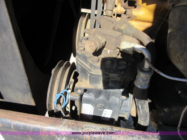 image for item I1922 White 4-150 4WD tractor