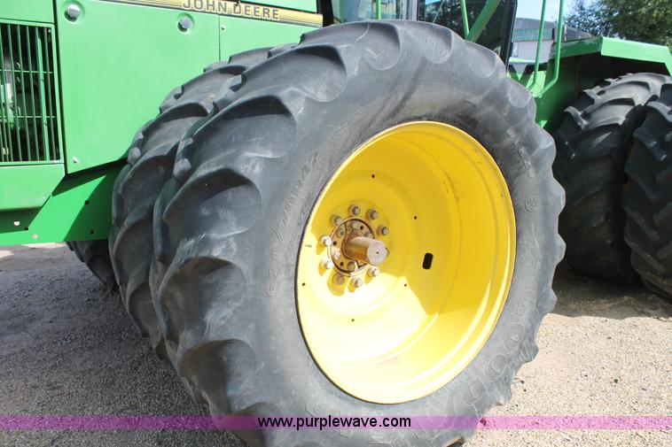 image for item J1403 1994 John Deere 8970 4WD tractor