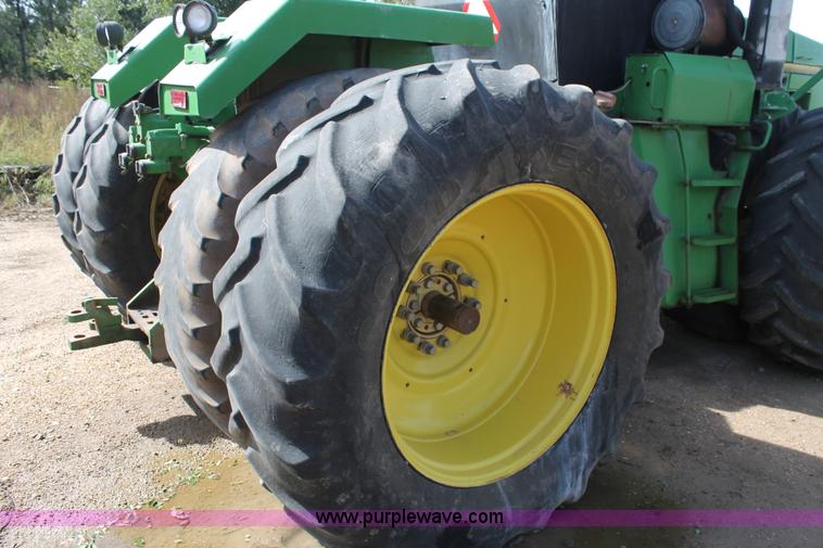 image for item J1403 1994 John Deere 8970 4WD tractor