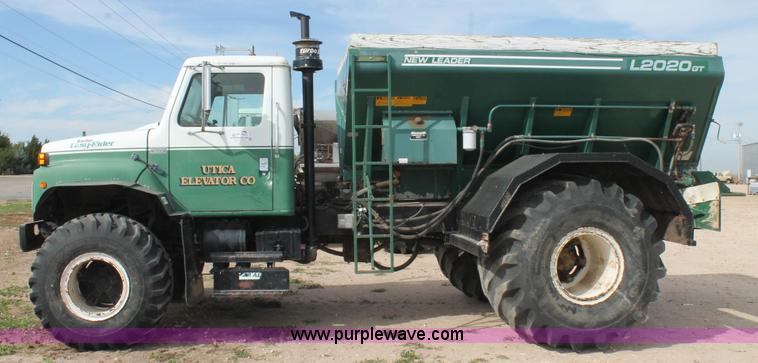 image for item J1410 1984 International fertilizer spreader truck