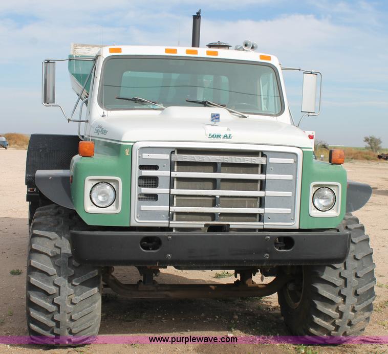 image for item J1410 1984 International fertilizer spreader truck