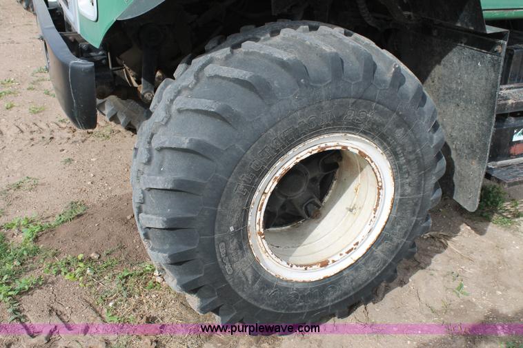 image for item J1410 1984 International fertilizer spreader truck