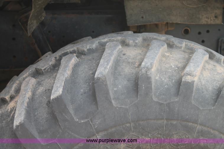 image for item J1410 1984 International fertilizer spreader truck