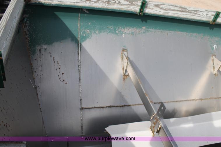 image for item J1410 1984 International fertilizer spreader truck