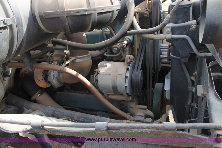 image for item J1410 1984 International fertilizer spreader truck