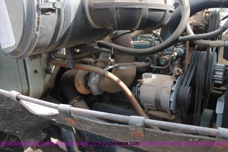 image for item J1410 1984 International fertilizer spreader truck