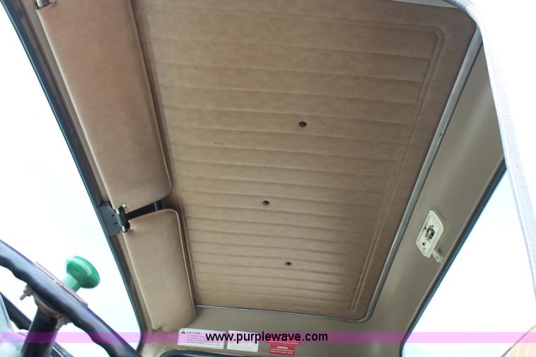 image for item J1410 1984 International fertilizer spreader truck