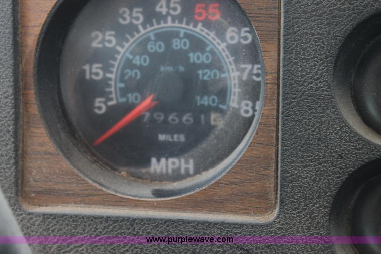 image for item J1410 1984 International fertilizer spreader truck