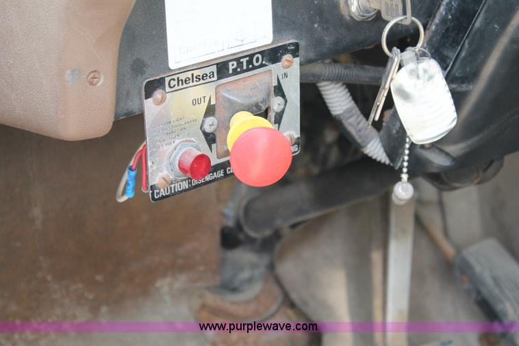 image for item J1410 1984 International fertilizer spreader truck