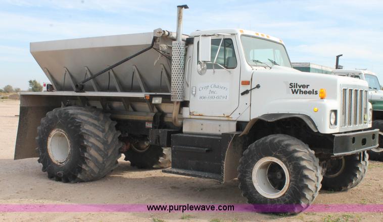 image for item J1411 1992 International 2554 fertilizer spreader truck