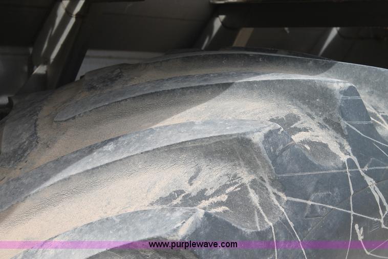 image for item J1411 1992 International 2554 fertilizer spreader truck