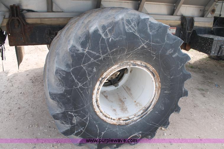 image for item J1411 1992 International 2554 fertilizer spreader truck