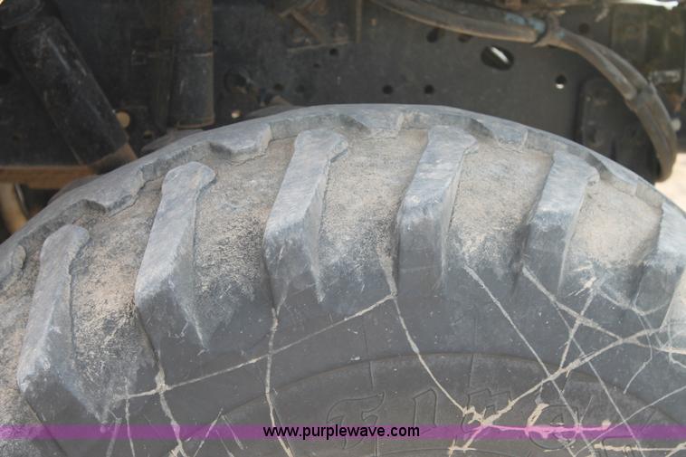 image for item J1411 1992 International 2554 fertilizer spreader truck