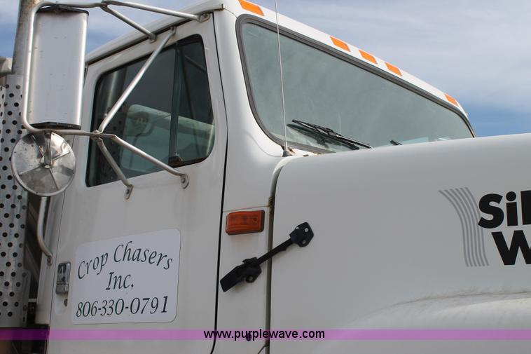 image for item J1411 1992 International 2554 fertilizer spreader truck