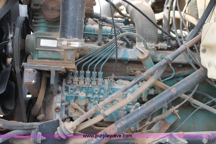 image for item J1411 1992 International 2554 fertilizer spreader truck