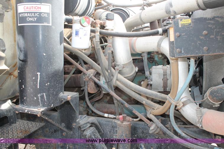 image for item J1411 1992 International 2554 fertilizer spreader truck