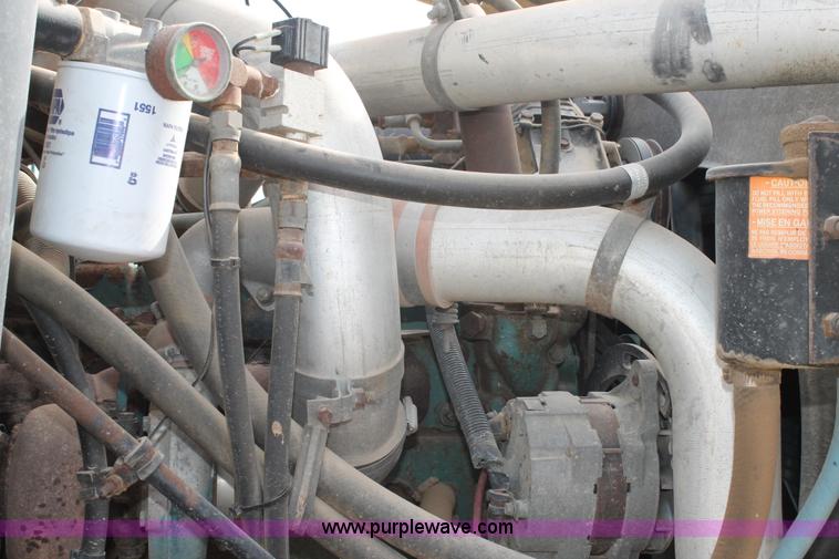 image for item J1411 1992 International 2554 fertilizer spreader truck