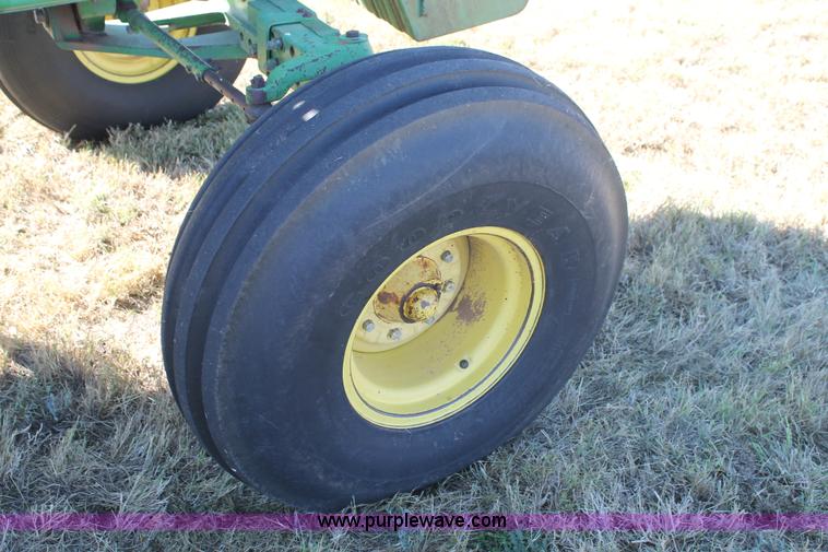 image for item J1414 1988 John Deere 4450 tractor