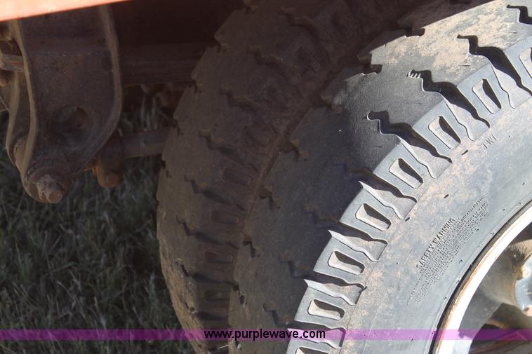 image for item J1418 1977 GMC 6500 grain truck