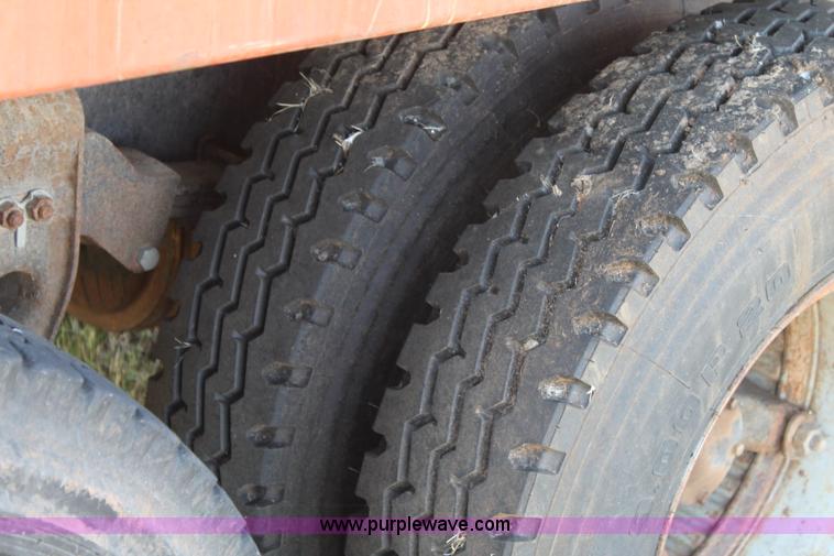 image for item J1418 1977 GMC 6500 grain truck