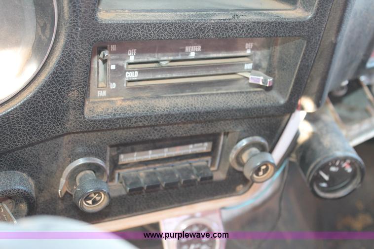 image for item J1418 1977 GMC 6500 grain truck