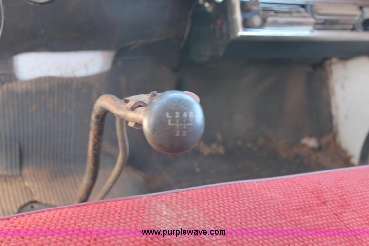 image for item J1418 1977 GMC 6500 grain truck