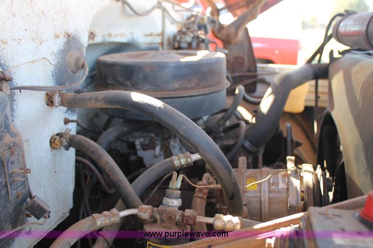 image for item J1418 1977 GMC 6500 grain truck