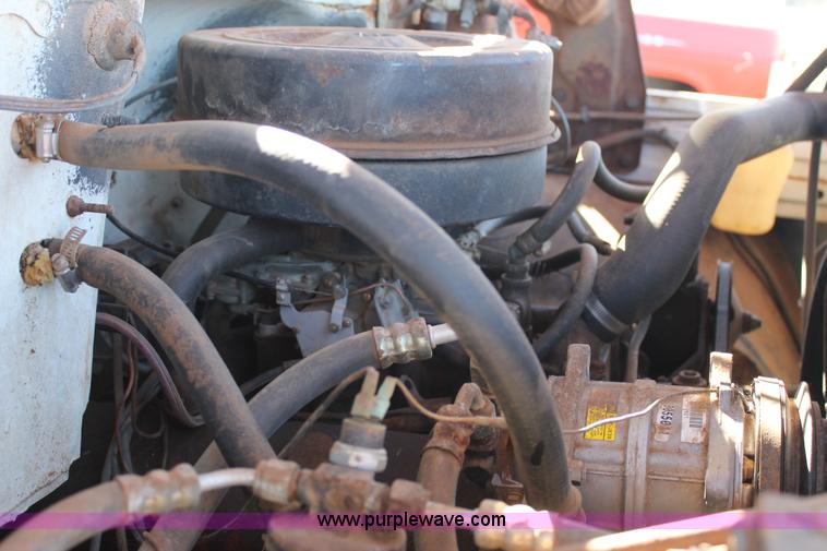 image for item J1418 1977 GMC 6500 grain truck