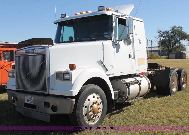 image for item J1420 1987 White semi truck