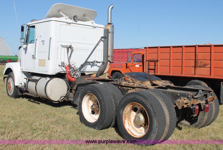 image for item J1420 1987 White semi truck