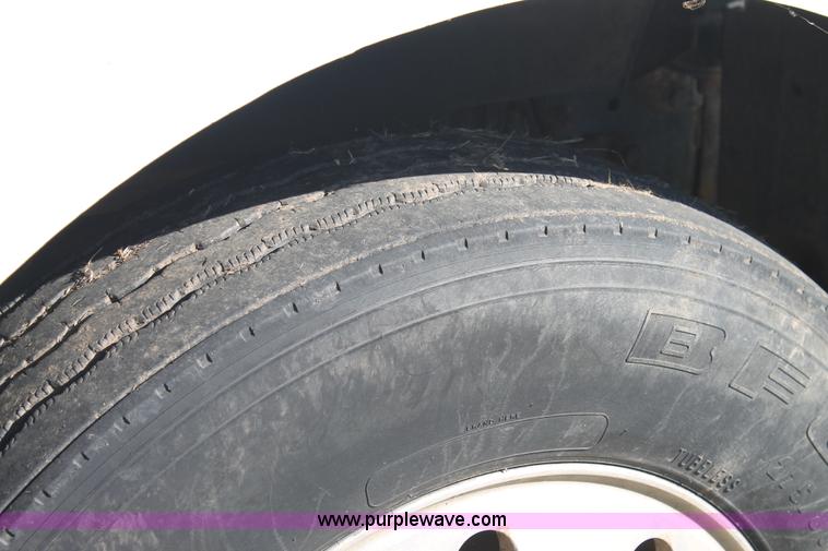 image for item J1420 1987 White semi truck